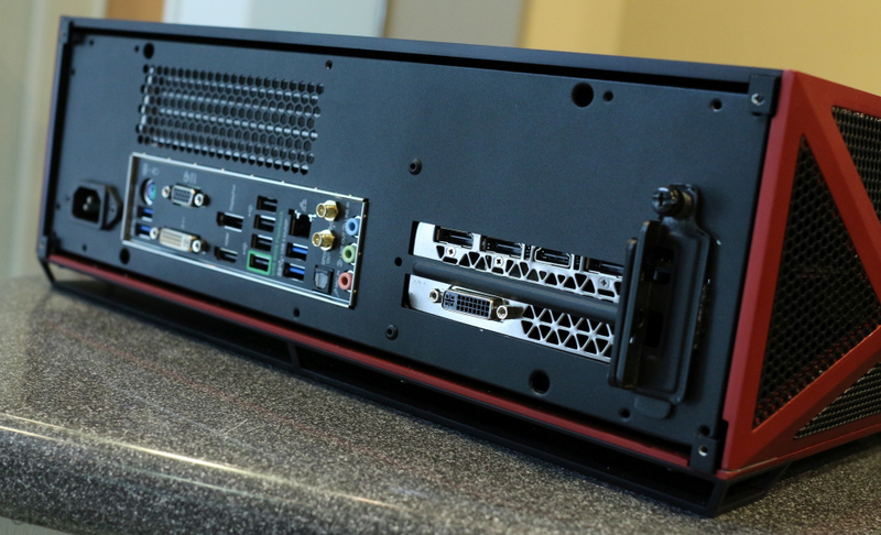 Illustration for article titled Corsair Bulldog: A Living Room PC With a Face Only a Gamer Could Love